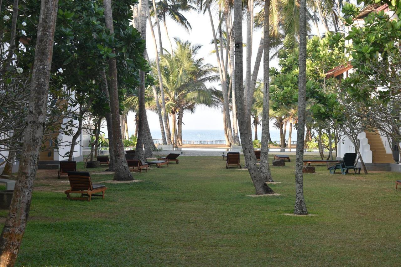 The Privilege Ayurveda Resort Wadduwa Exterior foto